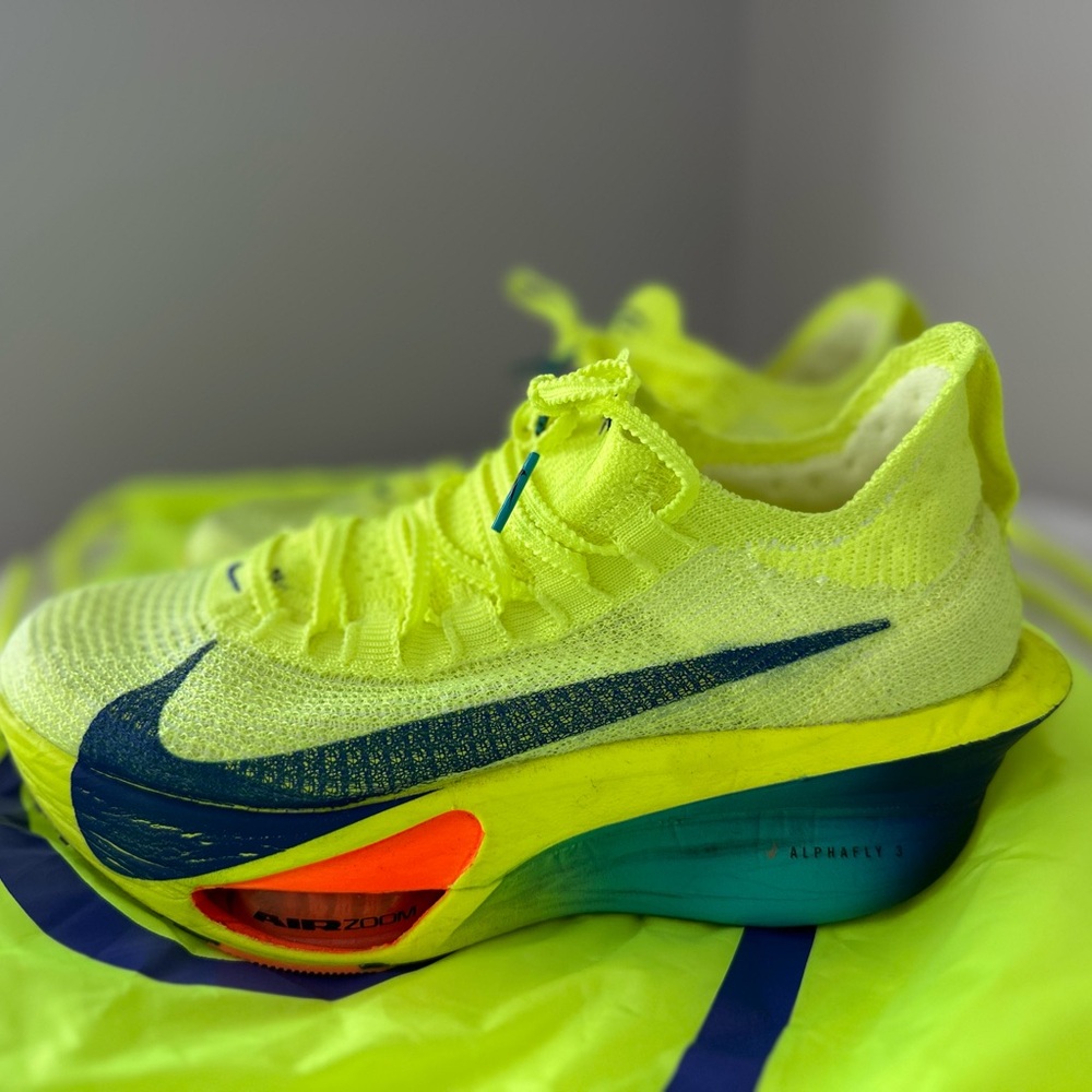 Nike ALPHAFLY Next% 3 Running Shoe- Volt Concord (Neon Yellow Navy) WOMENS 7.5